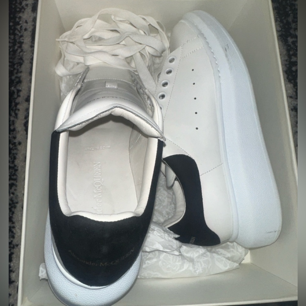 Alexander Mcqueen sneaker black n white